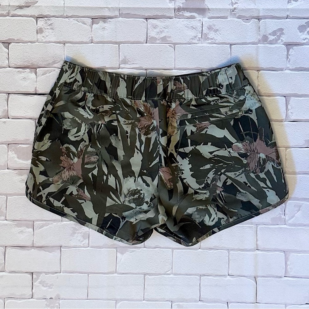 Columbia  Floral Camouflage Women's Athletic Shorts - Picture 3 of 5